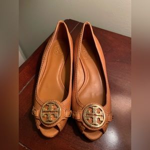 6.5 Tory Burch Tan wedge
